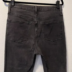 Madewell Women's Size-30 Black Wash Classic‎ Straight Leg Jeans thumbnail 14