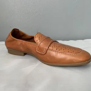 Clarks Collection Lyrical Way Shoe Size 7 Brown Leather Loafers Flats Perforated thumbnail 6