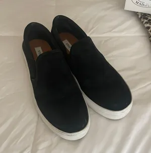 Steve Madden Gills Sneaker thumbnail 2