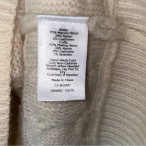 Talbots Merino Wool Cashmere Cream Chunky Knit Sweater Size M Fisherman Cottage thumbnail 5