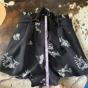 MAJE Ima Floral Embroidered Shorts Floral Preppy Size 36‎ US Small Black thumbnail 10