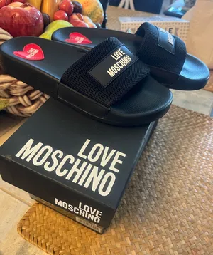 Love Moschino black rubber logo slides thumbnail 1
