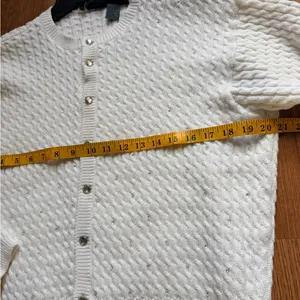Elegant White Button thumbnail 9
