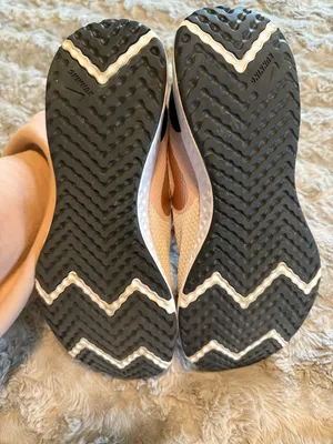 Nike Women’s Shoes thumbnail 4