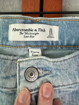 Abercrombie & Fitch curve love 90’s light wash jeans thumbnail 2