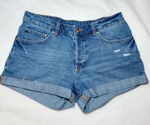 H&M &Denim Light Wash Blue Denim Women's Shorts - Size: 6 thumbnail 1