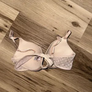 Victoria’s Secret lace nude pinup Pushup 34B bra thumbnail 2