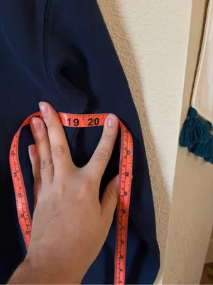 Aritzia Cozy Sweatfleece Perfect Fit Crew Sweatshirt Size XS in Admiral Navy thumbnail 8