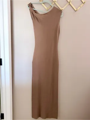 PRETTYLITTLETHING Mocha Fine Knit Twist Neck Maxi Dress Size M NWT thumbnail 3