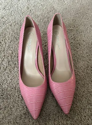 Pink Pumps thumbnail 1