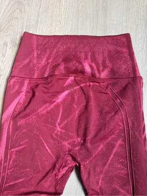 Lululemon Zone In Tight Raspberry Seamless Compression Leggings thumbnail 2