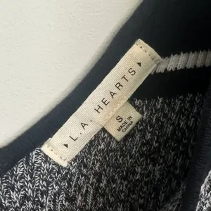 LA Hearts Cropped Striped V-Neckline Long Sleeve Shirt - Size: Small thumbnail 3