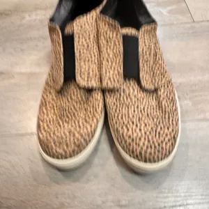 Universal Threads Lillian Womens Leopard Print Slip On Sneakers Size‎ 9 Shoes thumbnail 2