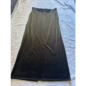 Max Studio Skirt Size L Green Velvet Skirt Elastic Waist Made In USA thumbnail 2