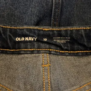 Old Navy Higher High Rise Secret Smooth Pockets Skirt size 10 thumbnail 4