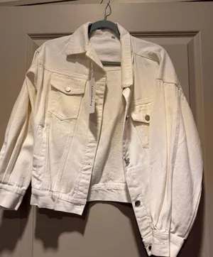 White jean jacket Size M thumbnail 1
