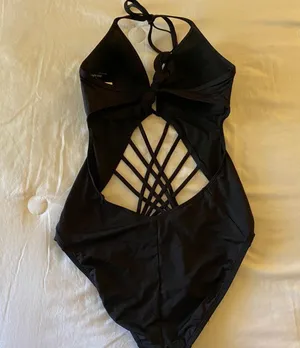 Kenneth Cole One Piece Swimsuit thumbnail 2