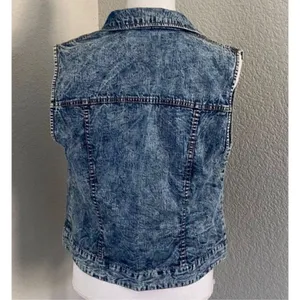 Forever 21 Life in Progress 80’s Inspired Acid Wash Denim Vest Size Medium thumbnail 4