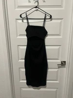 Liz and Sara Black midi dress thumbnail 4