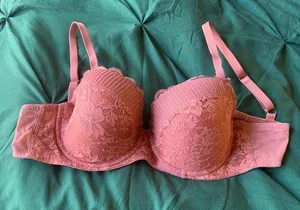 34D Mauve Victoria’s Secret Sparkly Bra thumbnail 1
