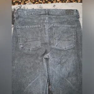 American Eagle Stretch Corduroy Super High-Waisted Flare Pant in Night Time Navy thumbnail 13