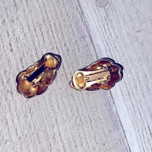 Faux gold vintage clip on earrings thumbnail 5