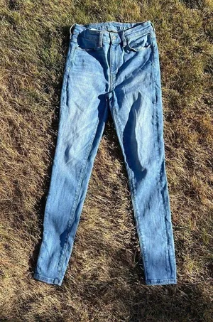American Eagle Light Wash High Rise Skinny Jeans thumbnail 1