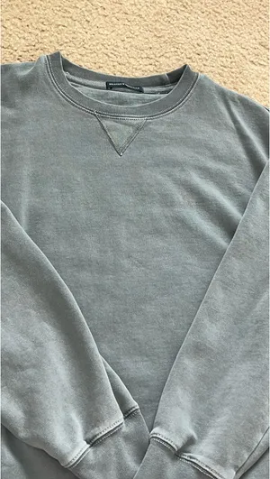 Brandy Melville Crewneck Sweatshirt thumbnail 3