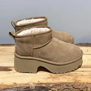 *NEW* UGG The Classic Ultra Mini New Heights‎ Boot Size 8 A52 thumbnail 7