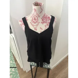 Banana Republic Black V-Neck Double Layer Tank Top Sleeveless XS/S Relaxed Fit thumbnail 2