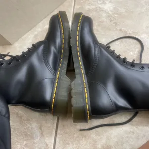 Dr. Martens 1460 W Black‎ Smooth Leather 8-Eye Lace Up Combat Boots Womens 7 thumbnail 6