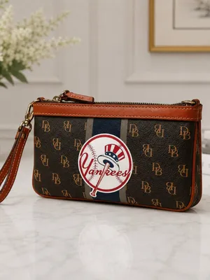 Dooney & Bourke New York Yankees Pouchette Wristlet NWT thumbnail 3