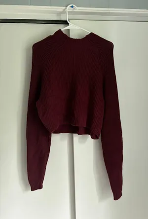 Hollister Sweater thumbnail 1