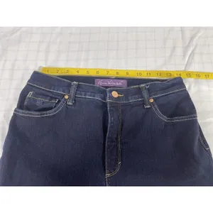Gloria Vanderbilt Women’s Dark Wash Blue Denim Straight Leg Mid Rise Jeans 10 thumbnail 4