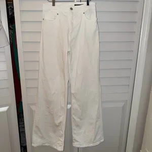Zara White High-Rise Wide-Leg Jeans thumbnail 2