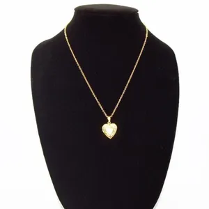 Vintage Inspired Gold Heart Locket Necklace thumbnail 4
