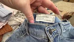 Abercrombie and fitch Jean shorts Midrize Boyfriend thumbnail 2