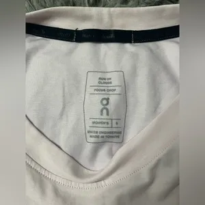 Run On Clouds Women’s Focus Crop Size Small Pink thumbnail 3
