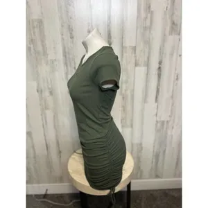 Discreet Green dress thumbnail 4