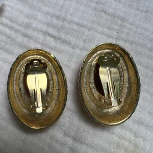 Vintage Joel Powell Designs Clip Earrings Gold/Orange thumbnail 4