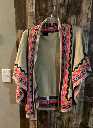 Fate Poncho Shawl Cape Wrap Tan Pink Boho Tribal Native Aztec One Size WARM EUC thumbnail 3
