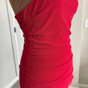 Privy Red One Shoulder Dress M Y2K Romantic Shimmer Homecoming Sorority Rush‎ thumbnail 10