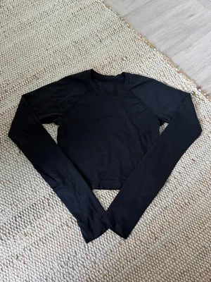 Lululemon Swiftly Tech Cropped Long-Sleeve Shirt 2.0 Size 4 in Black / Black thumbnail 3