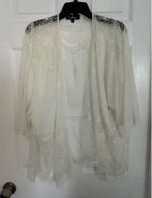 Lulus Lace top thumbnail 1