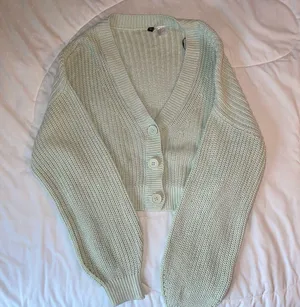 H&M Sweater thumbnail 1