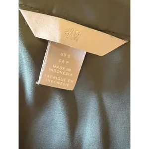 HM Dress Women’s Size Small Sage Green Short V Neck Elastic‎ Waist Silky Feel thumbnail 3