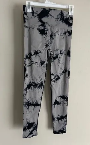 Tie dye scrunch butt leggings size M thumbnail 1