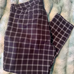 Old Navy - high waisted windowpane plaid pixie skinny ankle pants thumbnail 3