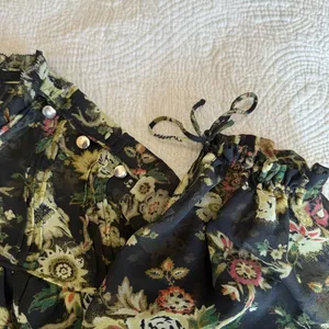 Aritzia Wilfred Black Floral Chiffon Blouse Shirt Top Womens S Small Long Sleeve thumbnail 4