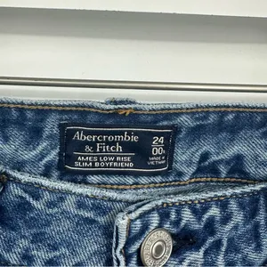 Abercrombie And Fitch Ames Low Rise Slim Boyfriend Jeans Size 00 thumbnail 4